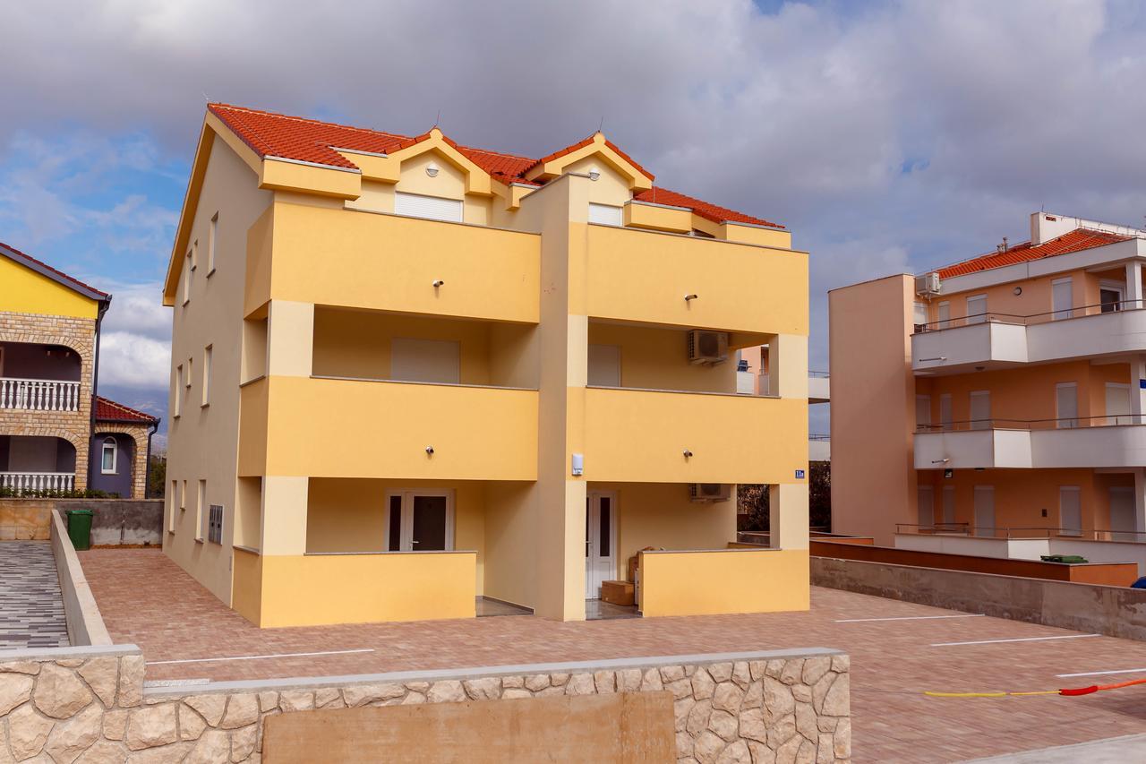 Summer Fun Apartments Novalja Bagian luar foto