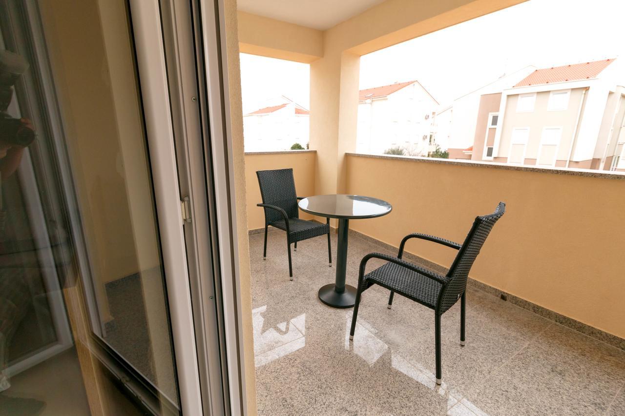 Summer Fun Apartments Novalja Bagian luar foto