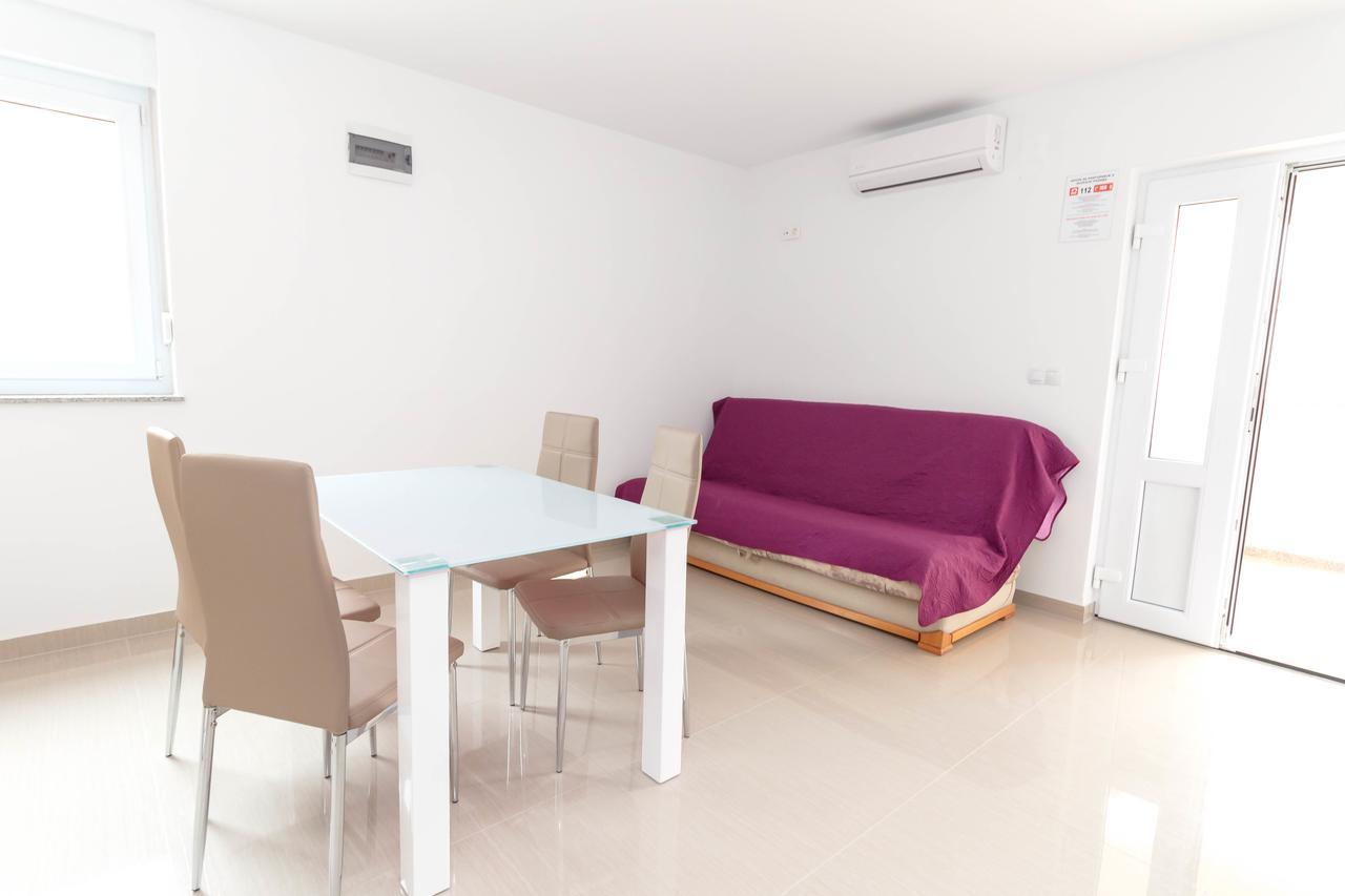 Summer Fun Apartments Novalja Bagian luar foto